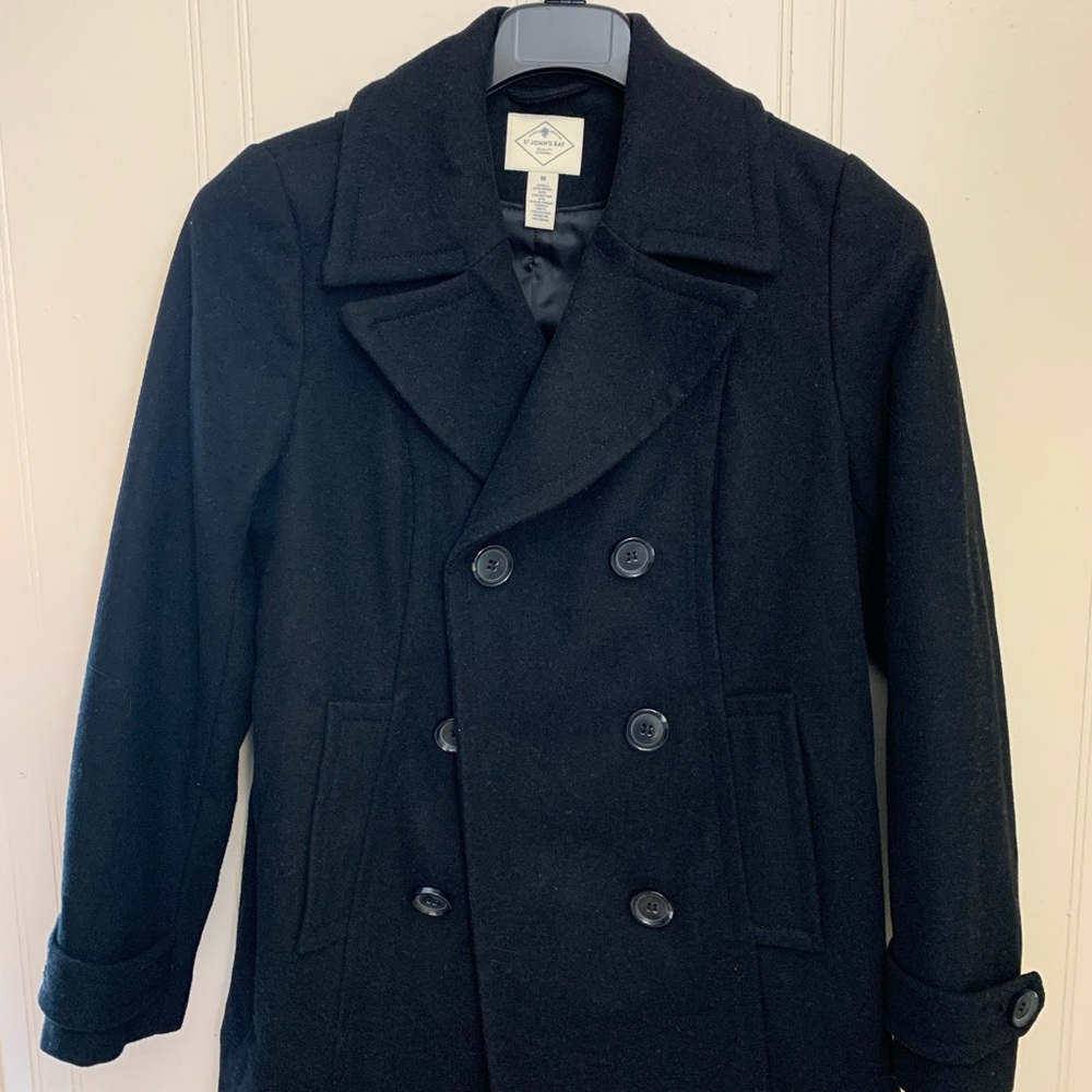 Women Wool Black Coat. Size: Medium. Warm: 60% wool, 31% polyester. USED ONCE!